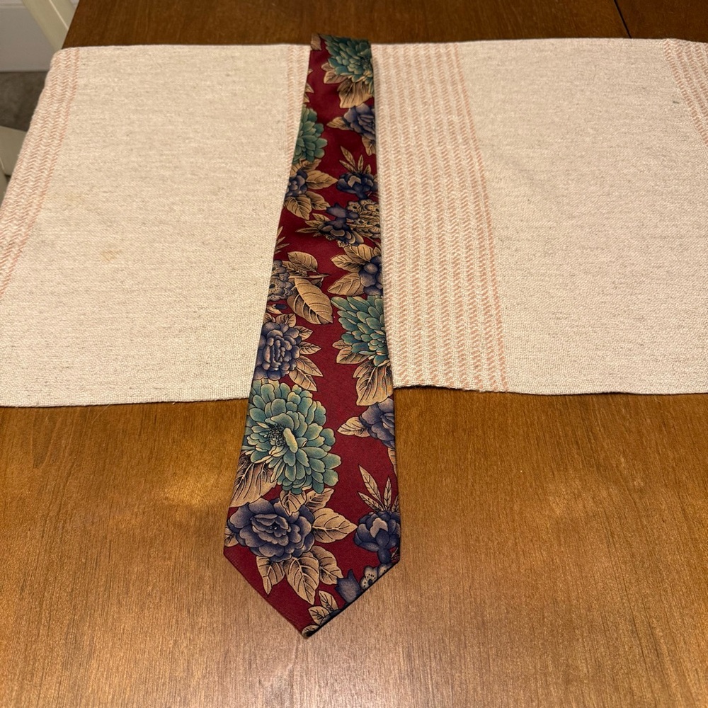 Oscar de la Renta Burgundy Floral Silk Tie